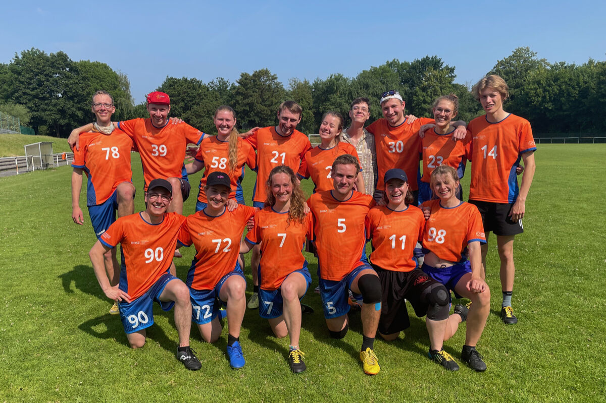 Titelbild - TU Dresden bei der DHM Ultimate Frisbee 2023